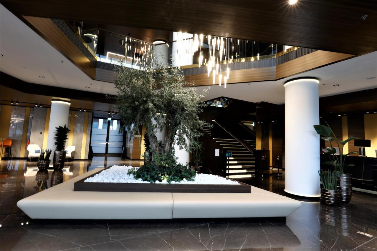 Grand Plaza Hotel & Congress Center Ljubljana Dış mekan fotoğraf Lobby