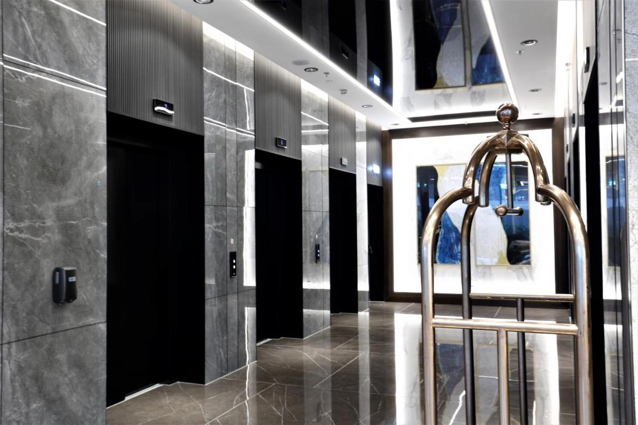 Grand Plaza Hotel & Congress Center Ljubljana Dış mekan fotoğraf Elevators