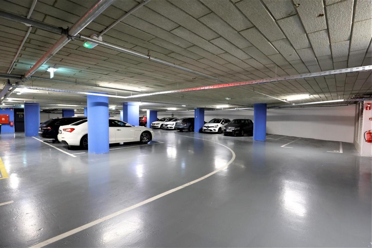 Grand Plaza Hotel & Congress Center Ljubljana Dış mekan fotoğraf The car park