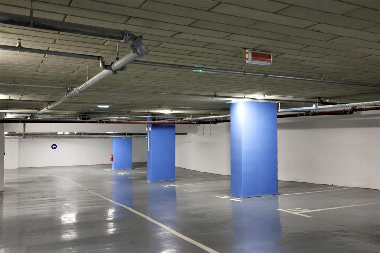 Grand Plaza Hotel & Congress Center Ljubljana Dış mekan fotoğraf The interior of the car park