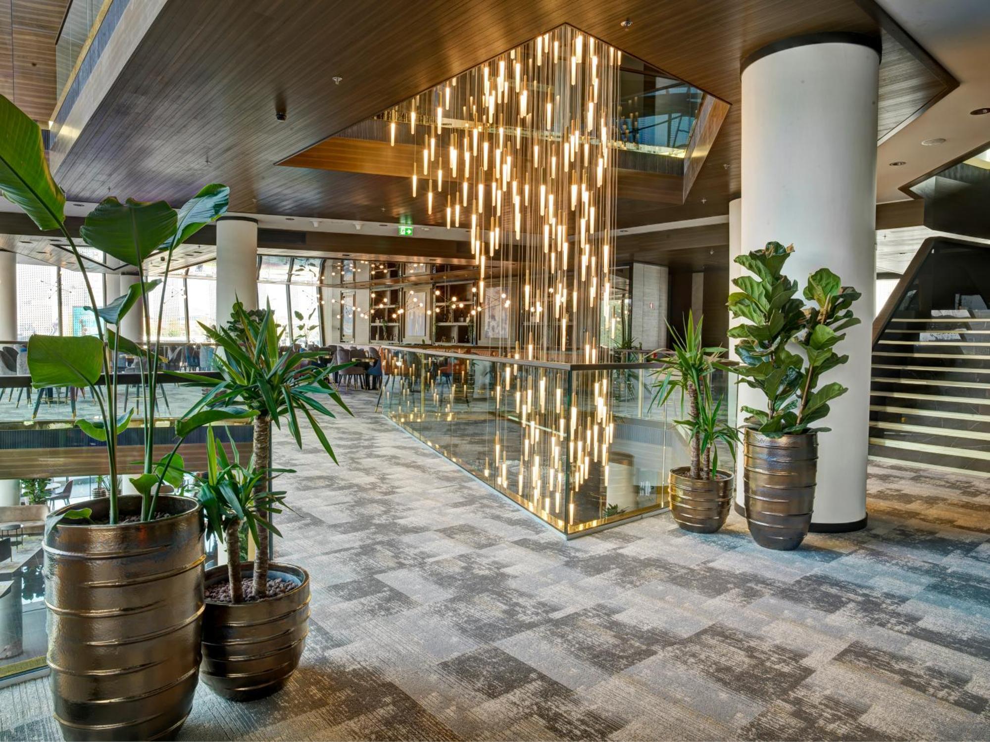 Grand Plaza Hotel & Congress Center Ljubljana Dış mekan fotoğraf The Atrium