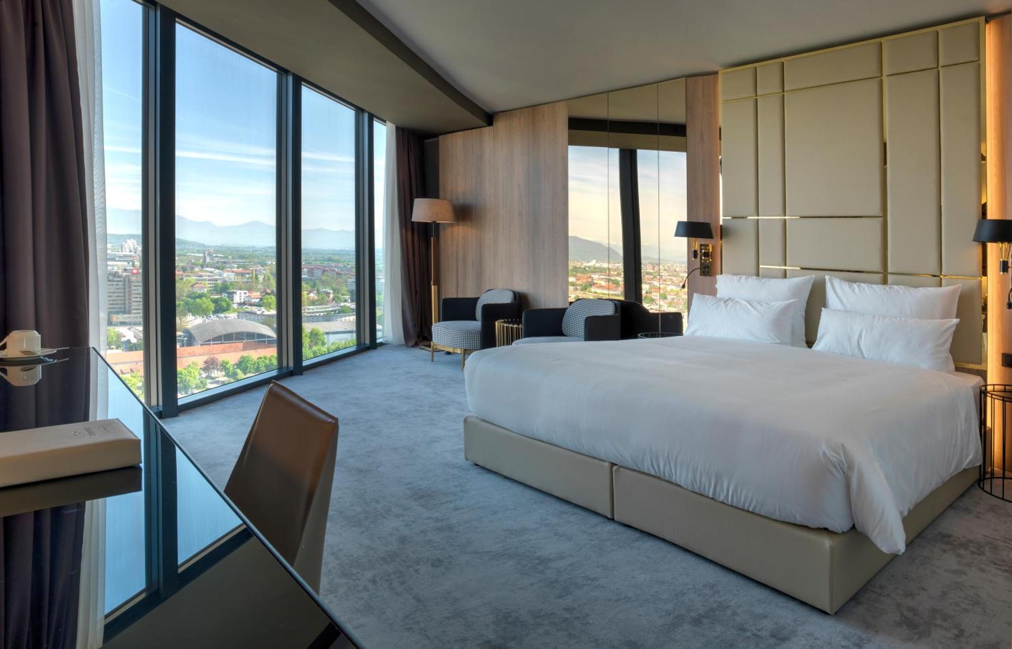Grand Plaza Hotel & Congress Center Ljubljana Dış mekan fotoğraf A bedroom at the hotel