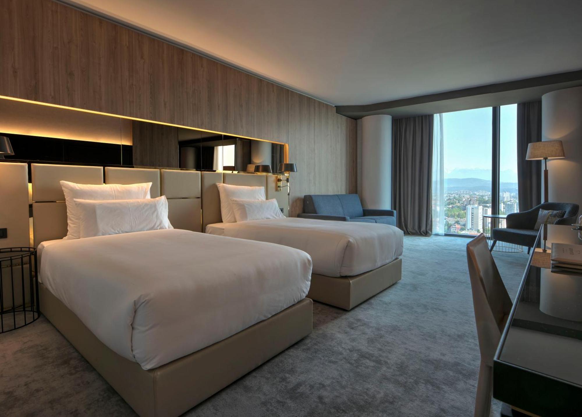 Grand Plaza Hotel & Congress Center Ljubljana Dış mekan fotoğraf Deluxe Room